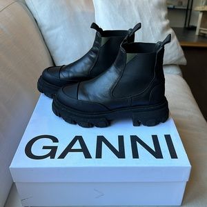 Ganni Black Chelsea Boots / 39